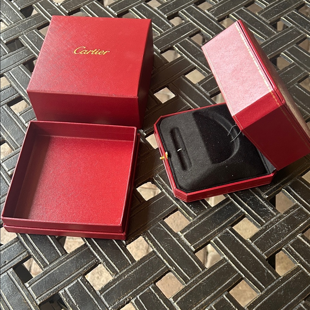 Cartier Luxurious Red Box Bracelet Case - Picture 4 of 5